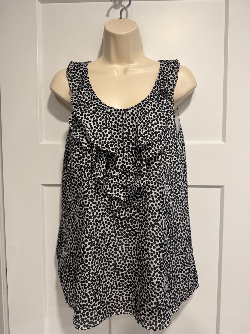 White House Black Market Polka Dot Ruffle Sleeveless Blouse Top Medium